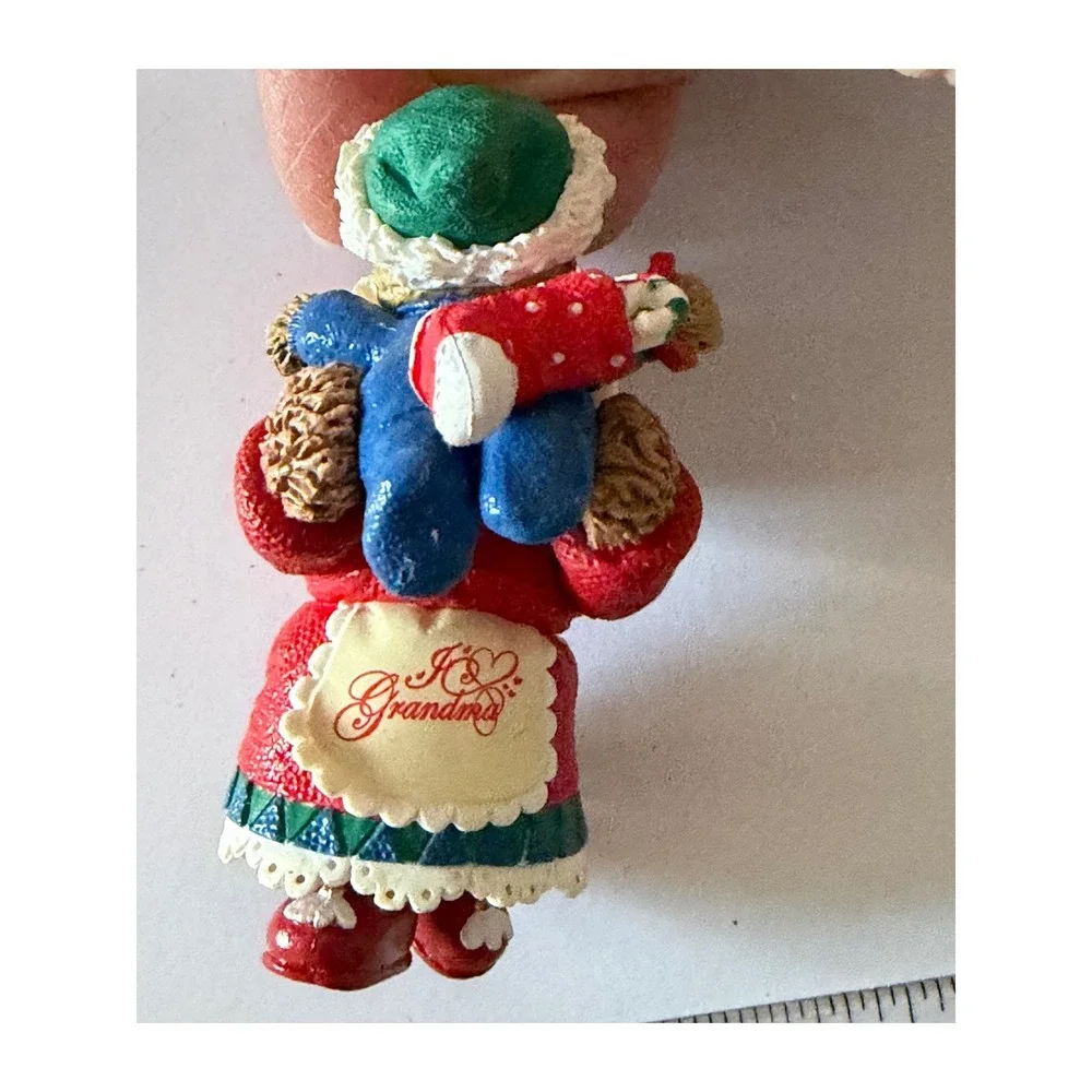 Mistletoe Magic Collection Christmas Ornament Grandmother Bear‎ Vintage 2003